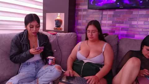 Snapshot of nicky_as chatting on May 29, 4:27 pm nicky_as online show from May 29, 4:27 pm