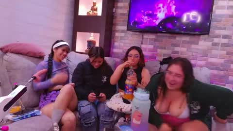 Snapshot of nicky_as chatting on May 30, 4:31 am nicky_as online show from May 30, 4:31 am