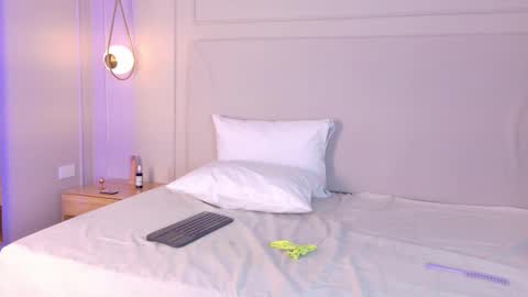 Snapshot of nicky_belmonth chatting on December 27, 4:32 pm nicky_belmonth online show from December 27, 4:32 pm