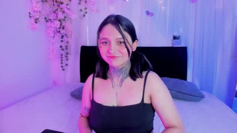 nicky_bonny18 online show from March 2, 12:34 pm