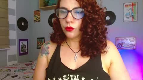 Snapshot of nicky_lucy_m chatting on February 12, 5:58 am lucy online show from February 12, 5:58 am