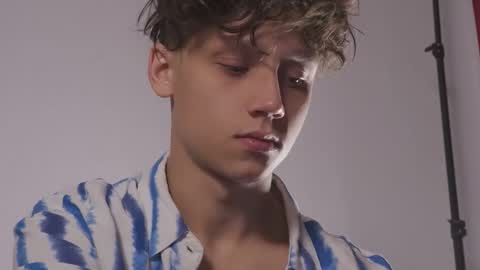 Nicky Neal online show from September 27, 1:49 pm