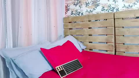 Snapshot of nicky_oli chatting on January 31, 3:44 pm nicky_oli online show from January 31, 3:44 pm