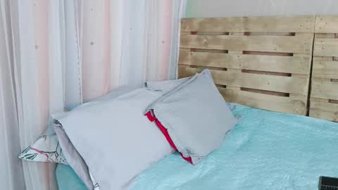 Snapshot of nicky_oli chatting on February 11, 4:24 pm nicky_oli online show from February 11, 4:24 pm