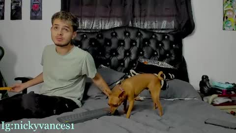 nicky online show from March 31, 9:04 pm