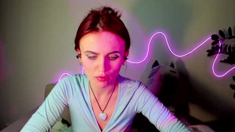 Snapshot of nicky_weekends chatting on December 9, 3:18 am Nicky Weekends online show from December 9, 3:18 am