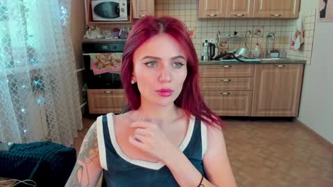 Snapshot of nicky_weekends chatting on December 24, 9:06 am Nicky Weekends online show from December 24, 9:06 am