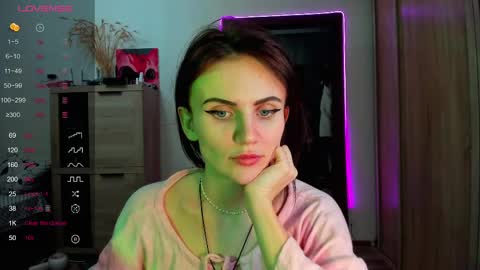 Snapshot of nicky_weekends chatting on February 16, 4:10 pm Nicky Weekends online show from February 16, 4:10 pm