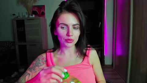 Snapshot of nicky_weekends chatting on March 12, 11:12 pm Nicky Weekends online show from March 12, 11:12 pm