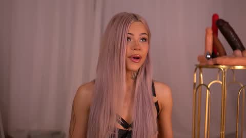 Snapshot of nickybennz chatting on September 16, 6:42 pm Nicky online show from September 16, 6:42 pm