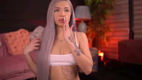 Snapshot of nickybennz chatting on November 3, 7:15 pm Nicky online show from November 3, 7:15 pm