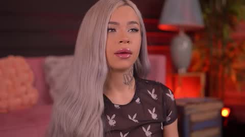 Snapshot of nickybennz chatting on November 8, 7:01 pm Nicky online show from November 8, 7:01 pm