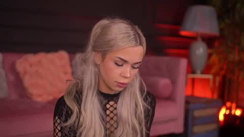 Snapshot of nickybennz chatting on November 20, 6:51 pm Nicky online show from November 20, 6:51 pm