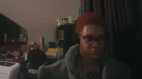 nickythehawtie online show from April 14, 1:33 am