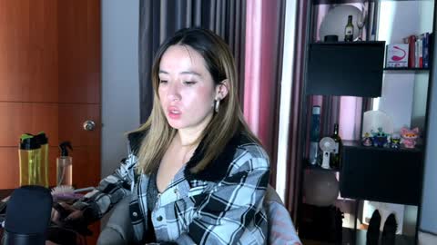 Nicky online show from January 15, 9:30 pm