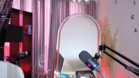 Nicky online show from September 25, 4:54 pm