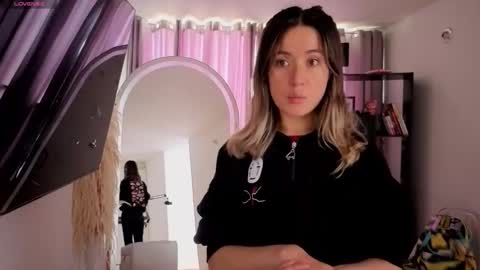 Nicky online show from March 19, 5:06 pm