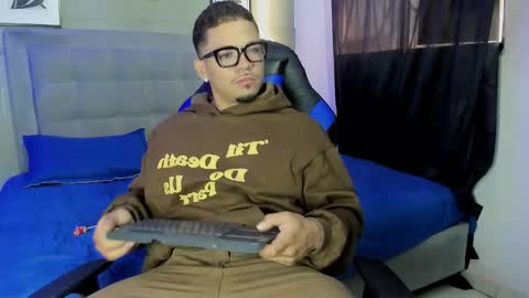 nico_blaze7 online show from March 4, 12:33 pm