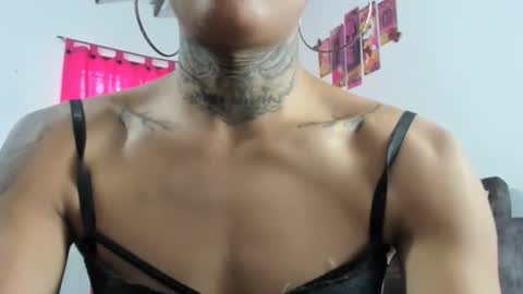 Snapshot of nico_hoot chatting on October 26, 6:14 pm sammy hoot online show from October 26, 6:14 pm