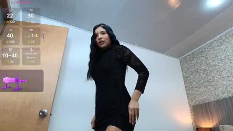 Nicol Alvarez online show from November 27, 8:00 pm