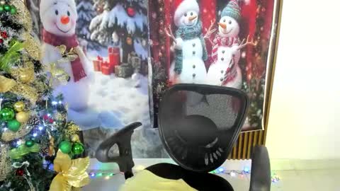 Nicol sanchez online show from November 30, 8:35 pm