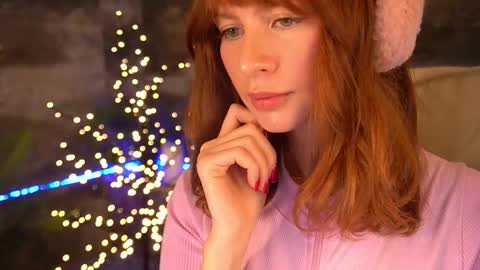 Nicol Moonn online show from December 19, 6:42 am