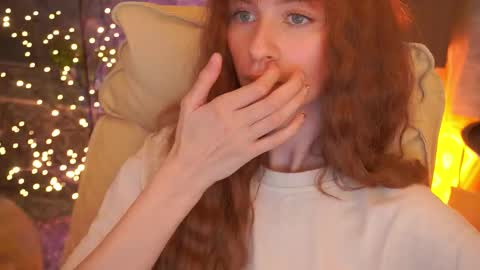 Nicol Moonn online show from March 10, 2:33 pm