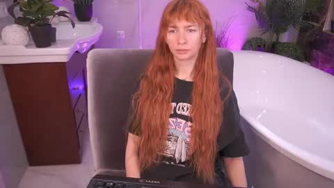 Nicol Moonn online show from April 24, 8:17 am