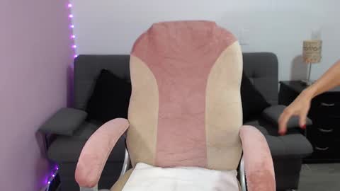 nicole Storm online show from September 9, 11:15 pm