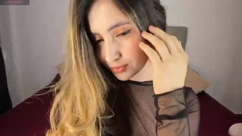Snapshot of nicol_swift_ chatting on August 4, 10:12 pm Nicol online show from August 4, 10:12 pm