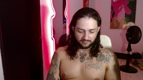 Snapshot of nicolas_torres99 chatting on December 30, 5:15 am nicolas online show from December 30, 5:15 am