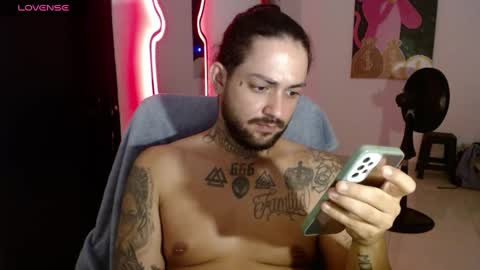 Snapshot of nicolas_torres99 chatting on January 16, 2:41 am nicolas online show from January 16, 2:41 am