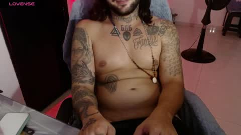 Snapshot of nicolas_torres99 chatting on January 17, 8:13 am nicolas online show from January 17, 8:13 am