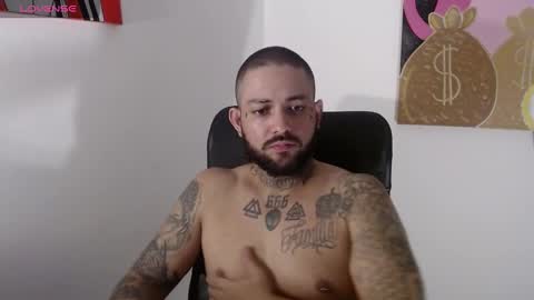 Snapshot of nicolas_torres99 chatting on February 1, 3:19 am nicolas online show from February 1, 3:19 am