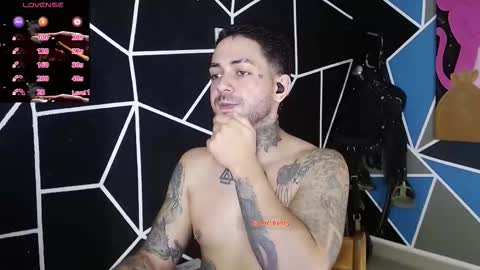 Snapshot of nicolas_torres99 chatting on October 23, 4:01 am nicolas online show from October 23, 4:01 am