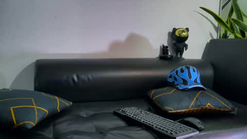 Nicolas online show from November 2, 12:57 am