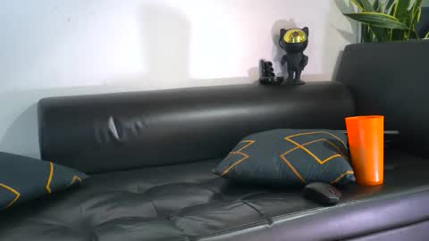 Nicolas online show from November 13, 7:57 pm