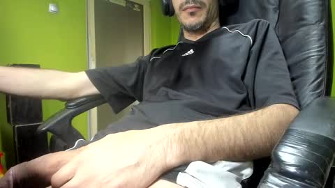 L. Nicolas online show from April 11, 5:12 am