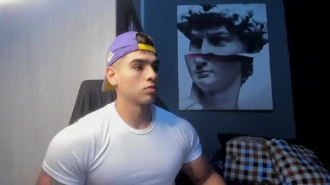 Snapshot of nicolasmuscle chatting on April 26, 7:11 pm Andres online show from April 26, 7:11 pm