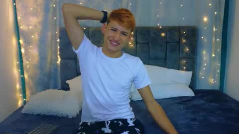 nicolastorres__ online show from April 19, 3:28 am