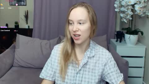 Nicoletta online show from January 18, 6:55 pm