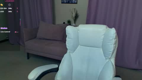 Nicoletta online show from April 24, 8:33 pm