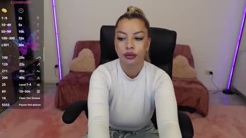 Nico online show from September 25, 5:05 pm