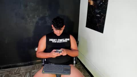 nicole_and_thiago1 online show from March 1, 8:33 pm