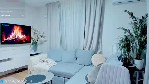 Nicole online show from November 16, 8:47 pm