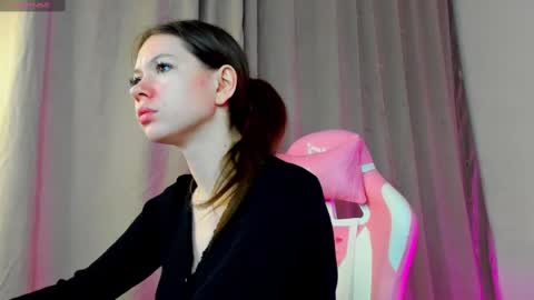 Snapshot of nicole_charm chatting on February 9, 8:13 pm GMT7TueWedThSu 0300am-0900am. Sa 1000am-0400pm online show from February 9, 8:13 pm