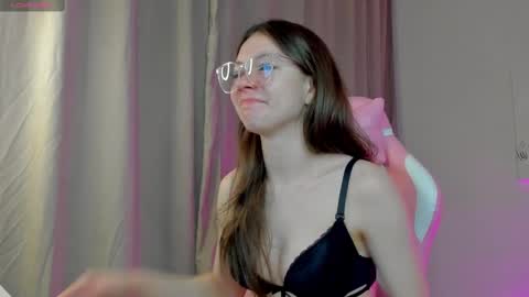 Snapshot of nicole_charm chatting on February 17, 9:08 pm GMT7TueWedThSu 0300am-0900am. Sa 1000am-0400pm online show from February 17, 9:08 pm