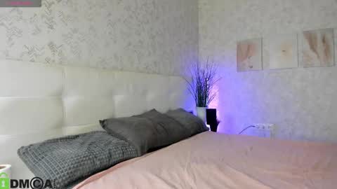 Snapshot of nicole_charm chatting on September 29, 8:02 pm GMT7TueWedThSu 0300am-0900am. Sa 1000am-0400pm online show from September 29, 8:02 pm