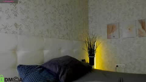 Snapshot of nicole_charm chatting on October 9, 8:18 pm GMT7TueWedThSu 0300am-0900am. Sa 1000am-0400pm online show from October 9, 8:18 pm