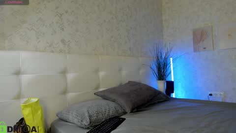 Snapshot of nicole_charm chatting on October 14, 8:20 pm GMT7TueWedThSu 0300am-0900am. Sa 1000am-0400pm online show from October 14, 8:20 pm